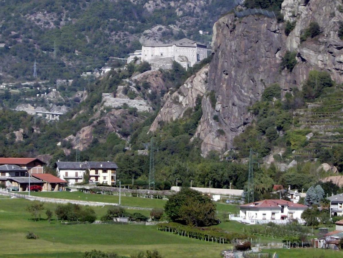Mansarda Plein Soleil Villa Donnaz Bagian luar foto